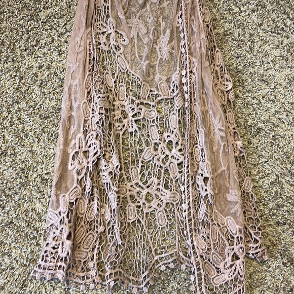 Blush pink lace top - Picture 2 of 3